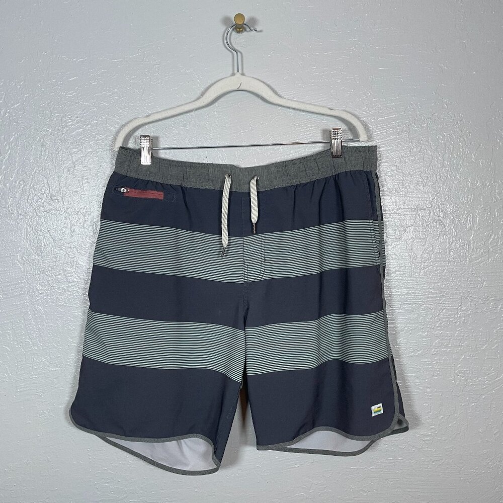 Vuori Men XL Blue White Stripe Banks Shorts Pockets Drawstring Athleisure